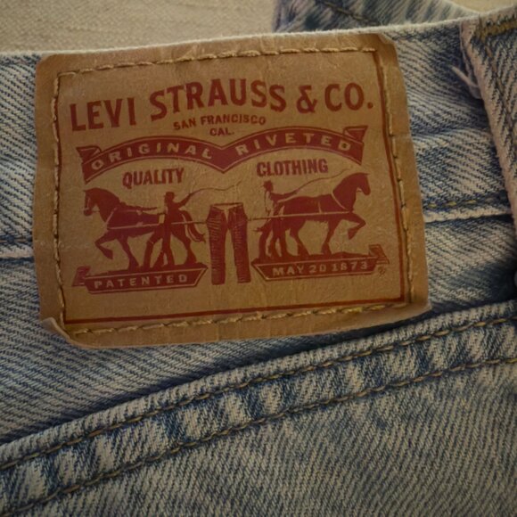 Levi's Low Pro Straight Jeans | Light Wash (Size 28) - Picture 5 of 13